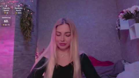 holly_molly8 online show from 10-16-25, 08:10