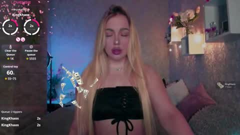 holly_molly8 online show from 12-02-25, 02:56