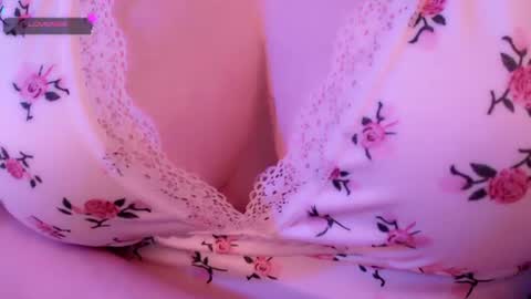 Snapshot of holly_molly_69 chatting on 07-11-26, 03:20 Molly online show from 07-11-26, 03:20