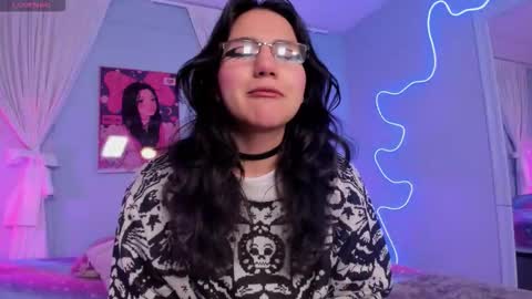 hollypeach_ online show from 01-10-26, 04:31