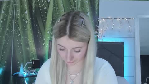 HollyTaillor online show from 05-12-26, 12:35