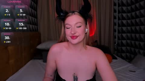 Emma online show from 10-31-25, 01:17