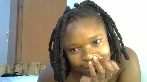 holy_ebony online show from 04-29-26, 11:44