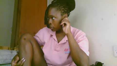 holy_ebony online show from 05-13-26, 09:39
