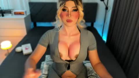 Miss Gia online show from 07-02-26, 01:27