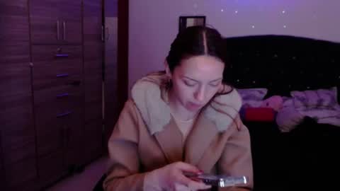 holy_julii online show from 06-15-26, 02:36