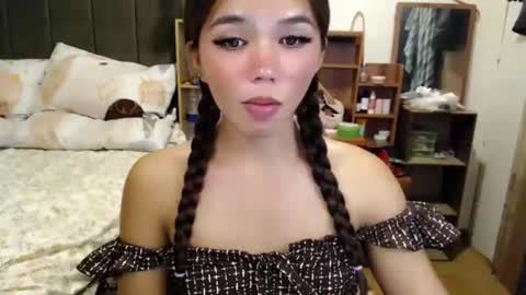 holy_molly1 online show from 05-09-26, 02:44