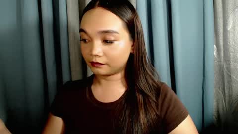 Snapshot of holy_shine chatting on 07-19-26, 08:01 Bella online show from 07-19-26, 08:01