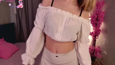 Snapshot of hone333bunny chatting on 02-27-26, 06:46 hone333bunny online show from 02-27-26, 06:46