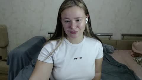 Snapshot of honey_caramelle chatting on 12-19-24, 12:34 honey_caramelle online show from 12-19-24, 12:34