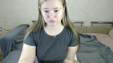Snapshot of honey_caramelle chatting on 02-02-25, 02:02 honey_caramelle online show from 02-02-25, 02:02