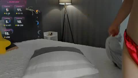 Snapshot of honey_chantal chatting on 07-17-26, 08:14 Chantal online show from 07-17-26, 08:14