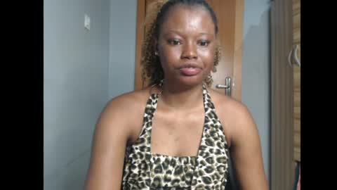Snapshot of honey_juicydoll chatting on 06-14-26, 03:14 Sonia online show from 06-14-26, 03:14