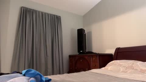 honey_man14 online show from 04-02-26, 06:16