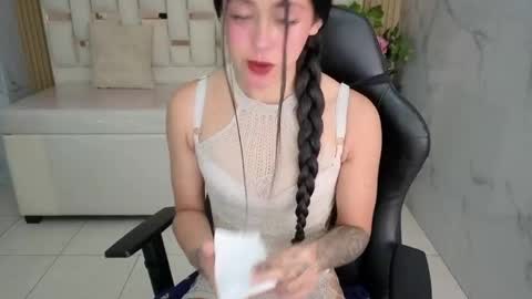 HONEY  online show from 05-25-26, 01:17