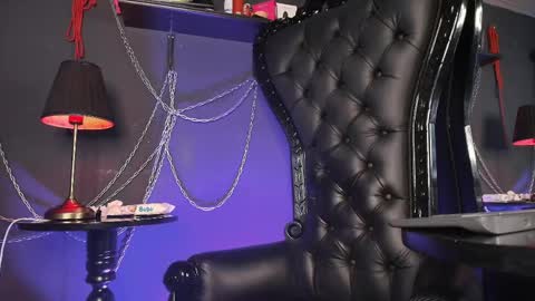 Snapshot of honeydemoni chatting on 05-11-26, 11:49 Call me Honey or maybe Demoni online show from 05-11-26, 11:49