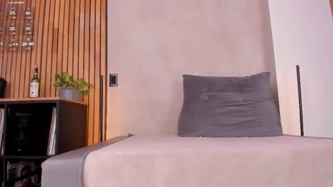 Sofia independent model online show from 05-02-26, 11:26