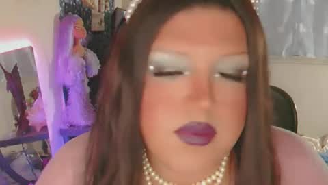 Snapshot of honeylavender777 chatting on 05-14-26, 09:27 honeylavender777 online show from 05-14-26, 09:27