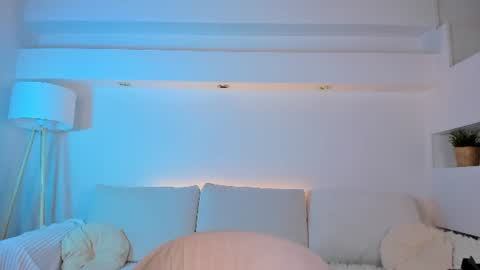 Snapshot of honeymoann chatting on 06-18-26, 05:51 Alexia online show from 06-18-26, 05:51