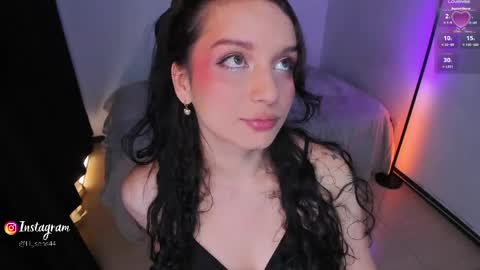 Snapshot of honeymoontea chatting on 05-12-26, 12:30 online show from 05-12-26, 12:30