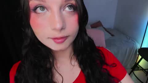 Snapshot of honeymoontea chatting on 06-03-26, 11:54 online show from 06-03-26, 11:54