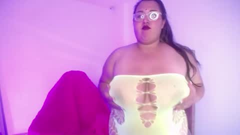 Snapshot of honeyqueenbbw chatting on 06-24-26, 01:37 Honney online show from 06-24-26, 01:37