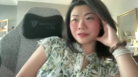 HoneySunshineNeko online show from 04-10-26, 07:51