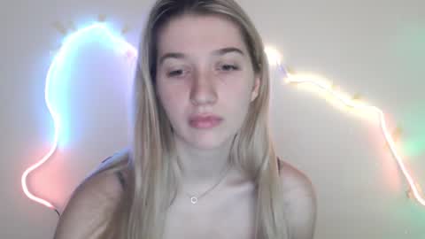 Snapshot of honeyveil chatting on 06-09-26, 11:11 honeyveil online show from 06-09-26, 11:11