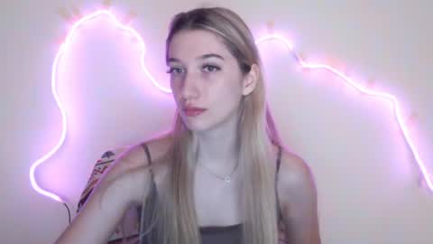 Snapshot of honeyveil chatting on 06-22-26, 12:35 honeyveil online show from 06-22-26, 12:35