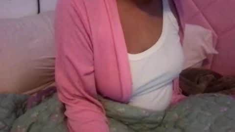 honeyyy89 online show from 05-17-26, 12:30