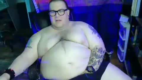 Snapshot of hoosierdaddyxl chatting on 06-23-26, 05:11 Sir online show from 06-23-26, 05:11