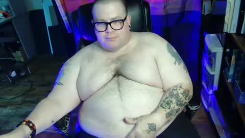 Snapshot of hoosierdaddyxl chatting on 07-09-26, 06:01 Sir online show from 07-09-26, 06:01
