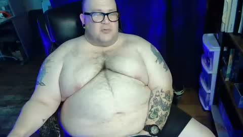 Snapshot of hoosierdaddyxl chatting on 07-14-26, 06:24 Sir online show from 07-14-26, 06:24