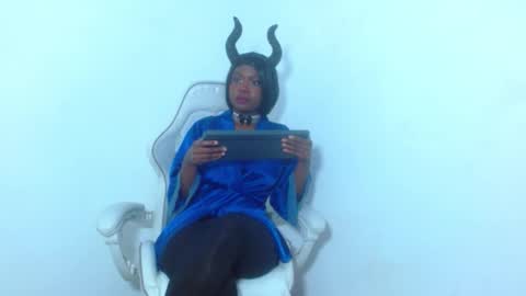 Snapshot of hoot_emily chatting on 02-27-26, 09:09 Emily online show from 02-27-26, 09:09