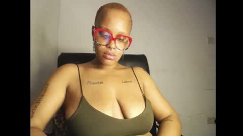horny_ebonygirl_ online show from 04-15-26, 07:58