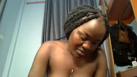 horny_lunah online show from 04-27-26, 05:00