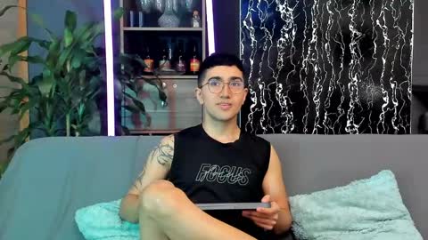 Alex and Camilo online show from 05-31-26, 02:35