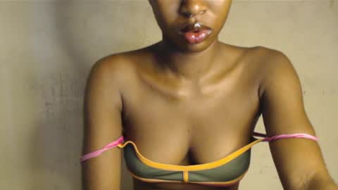Bella online show from 05-20-26, 07:03