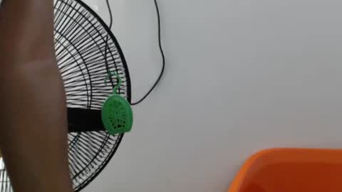 Snapshot of hornyxbum chatting on 06-11-26, 02:53 hornyxbum online show from 06-11-26, 02:53