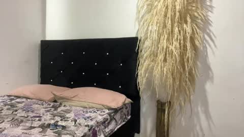 hot2gether69 online show from 04-15-26, 02:51