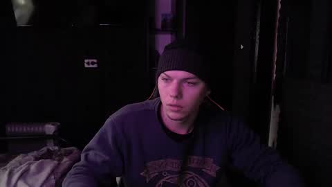 Hot boy 2002 online show from 10-30-25, 07:54