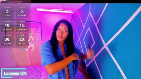 Snapshot of hot_couple07_ chatting on 09-20-25, 04:13 Hot Couple online show from 09-20-25, 04:13