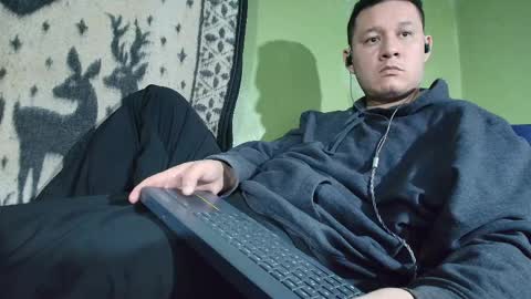 hot_guy36 online show from 05-19-26, 01:56