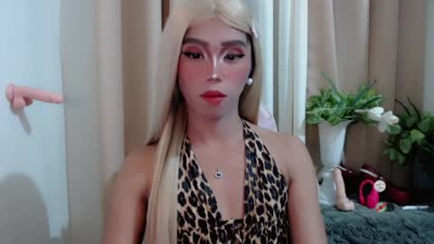 Khianna online show from 05-24-26, 02:11