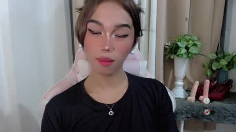 Khianna online show from 05-29-26, 02:37