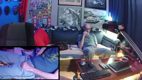 Snapshot of hot_krispy_kreme chatting on 05-10-26, 03:33 hot_krispy_kreme online show from 05-10-26, 03:33