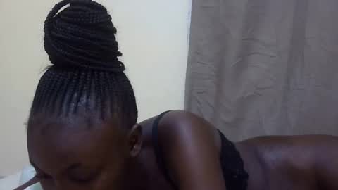 hot_melanie1 online show from 05-06-26, 06:02