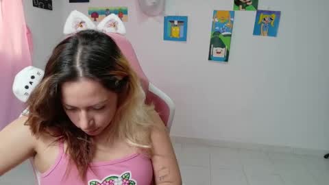 Mia online show from 02-03-26, 01:38