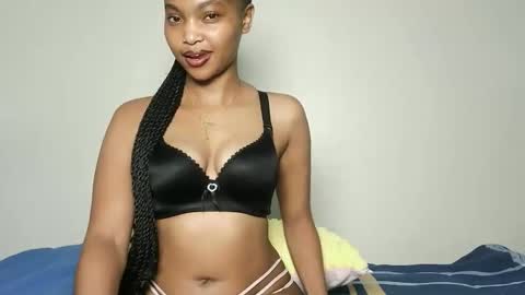 Snapshot of hot_sexy_babe chatting on 05-15-26, 02:13 Bellah online show from 05-15-26, 02:13
