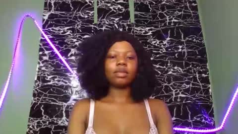 Snapshot of hot_stellaa chatting on 01-26-25, 06:37 Stella online show from 01-26-25, 06:37